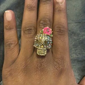 Skull ring